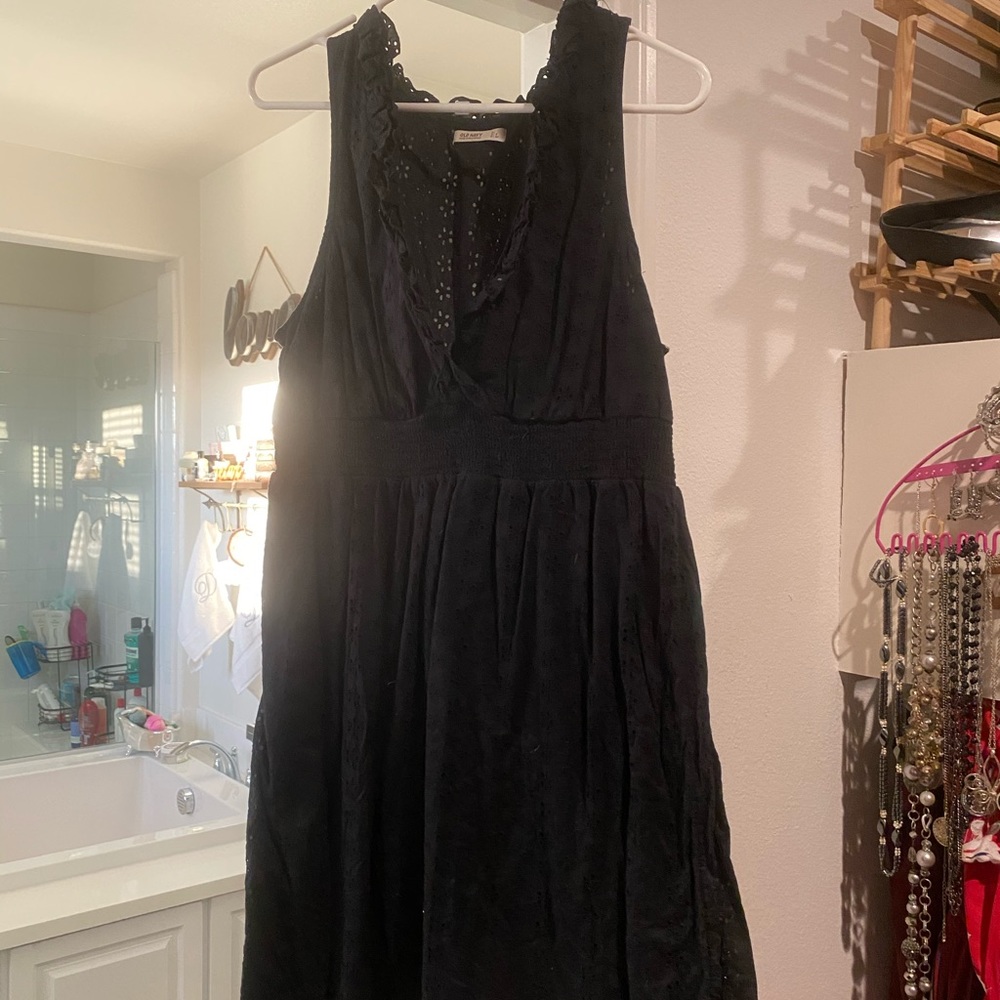 Old navy eyelet lace dress